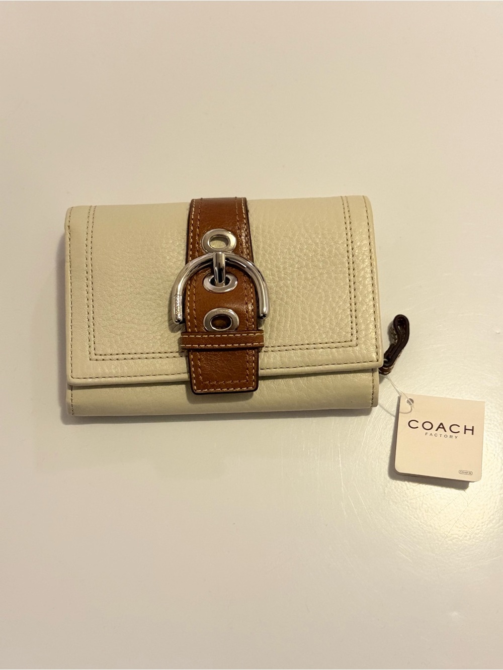 COACH Cream and Brown Leather Buckle Wallet Soho